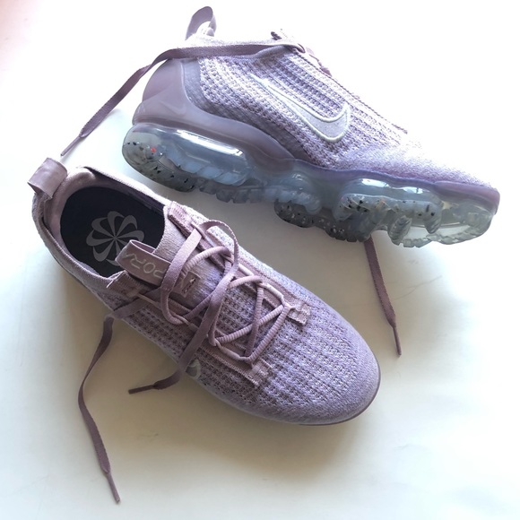 Nike Vapor Max Sneakers - Picture 7 of 9